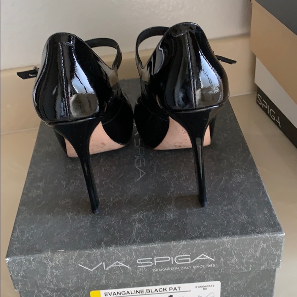 Shoes - Picture 4 of 5